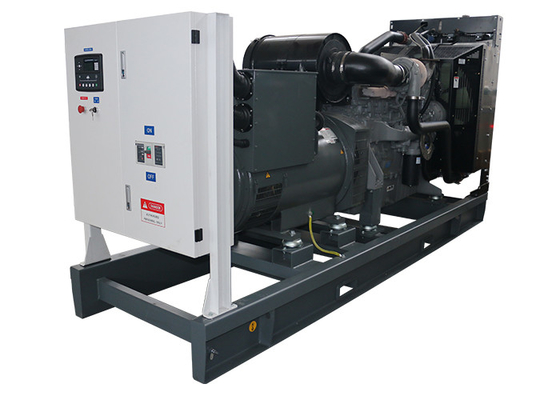El generador diesel de Perkins, enfriado con agua, tiene una potencia máxima de 400kw / 500kva.